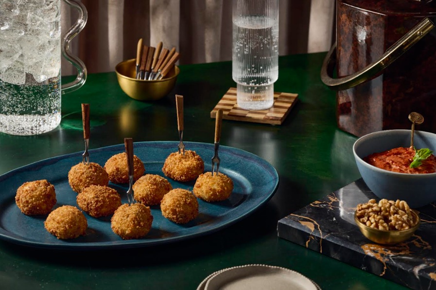 California Walnuts Add Crunch to Monsoon Bites