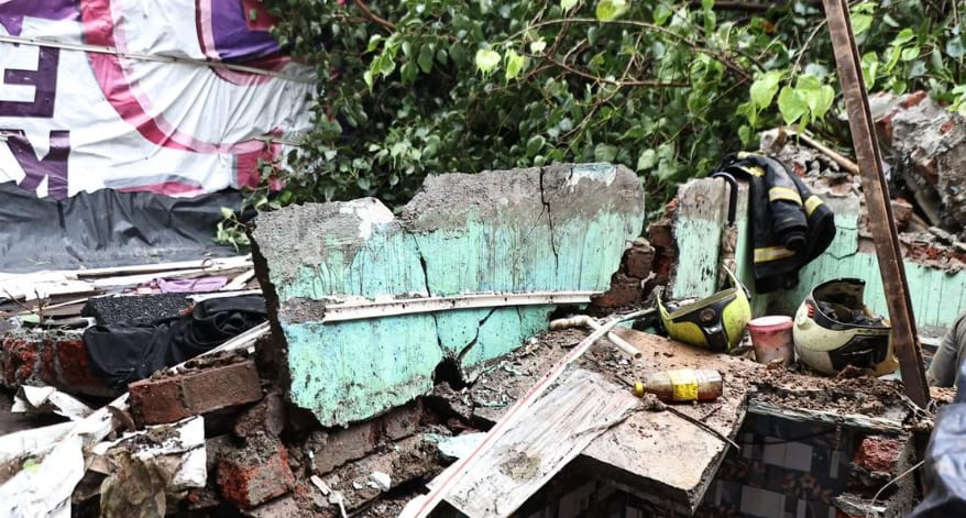 Six Dead After Landslide Strikes Mumbai’s Kurla Six Dead After Landslide Strikes Mumbai’s Kurla