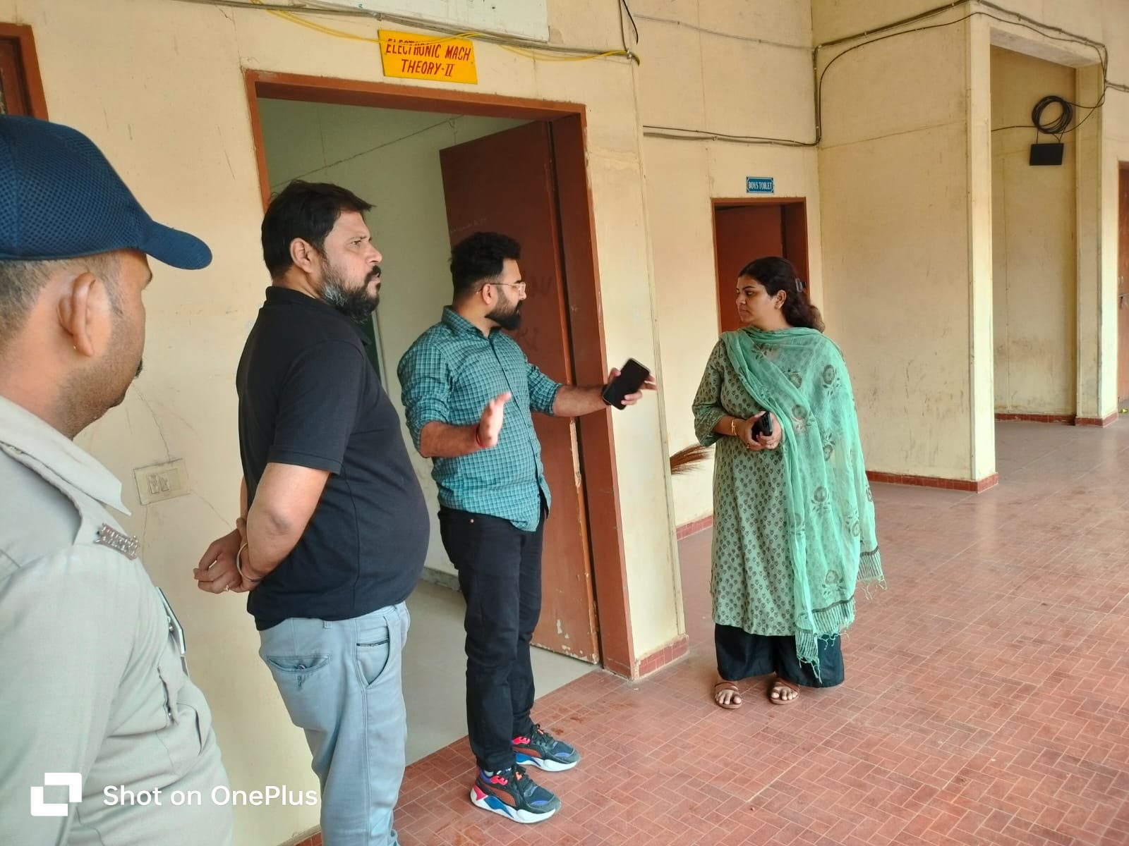 SDM Shivangi Baghel Inspects ITI Berasia, Reviews Training and Facilities SDM Shivangi Baghel Inspects ITI Berasia, Reviews Training and Facilities