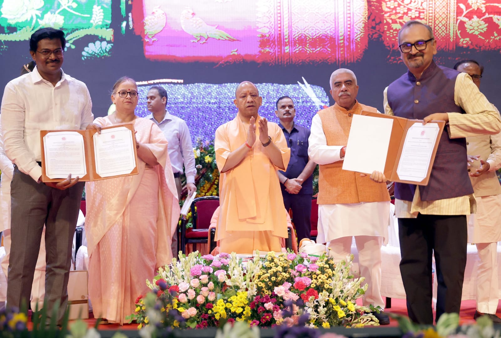 Uttar Pradesh Honours Weavers on National Handloom Day