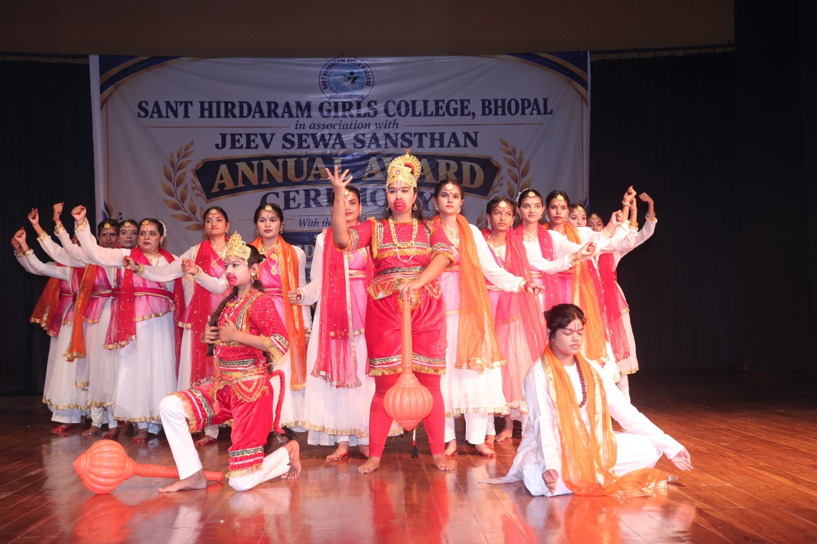 Sant Hirdaram Girls College Holds Annual Awards Ceremony in Bhopal