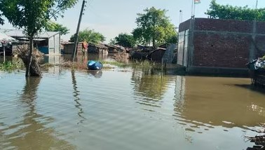 Nepal floodwaters inundate several villages across Bihar and Uttar Pradesh