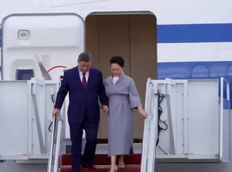 Xi reaches US after 11 years, set to meet Trump