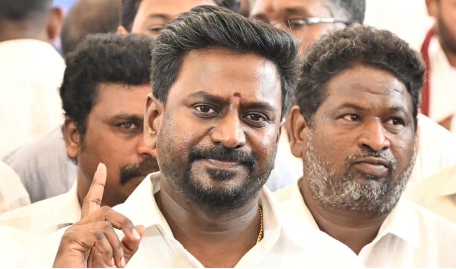 Tamil Nadu Retains Two-Language Policy, Rejects Navodaya Land Tamil Nadu Retains Two-Language Policy, Rejects Navodaya Land