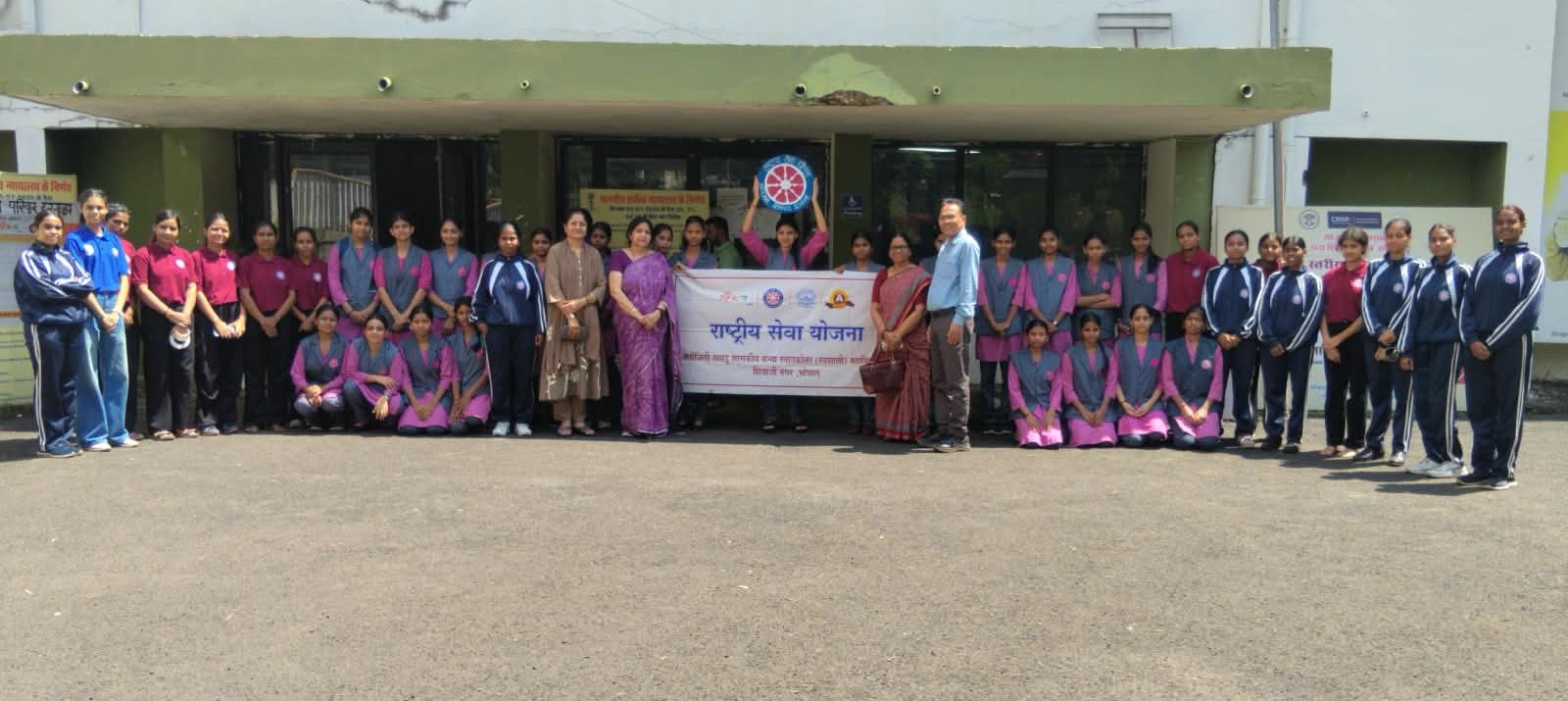 Hindi Fortnight Competitions Held at Sarojini Naidu Girls College in Bhopal Hindi Fortnight Competitions Held at Sarojini Naidu Girls College in Bhopal