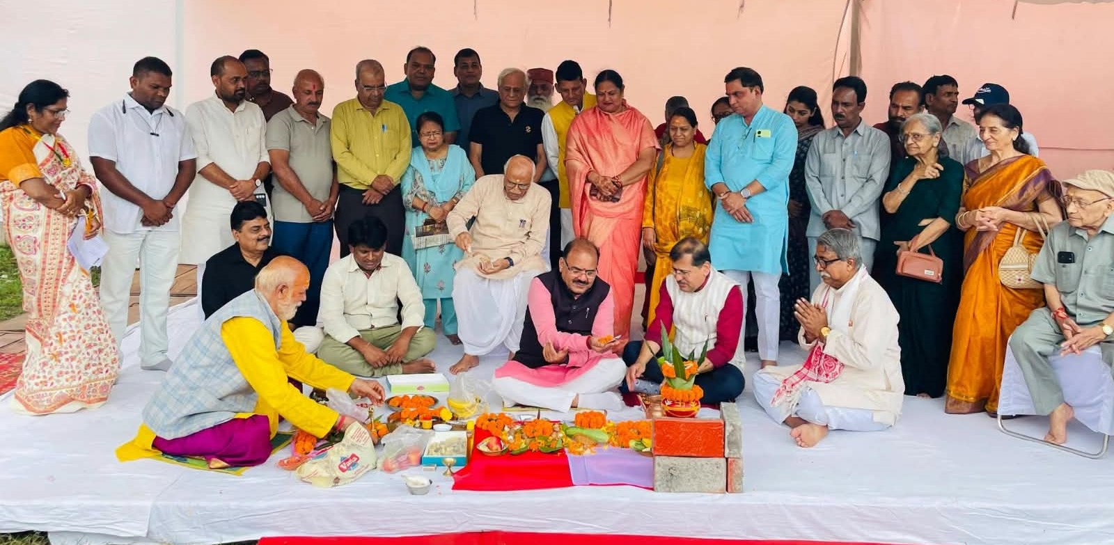 Hindi Day event pledges maximum use of Hindi in daily life Hindi Day event pledges maximum use of Hindi in daily life