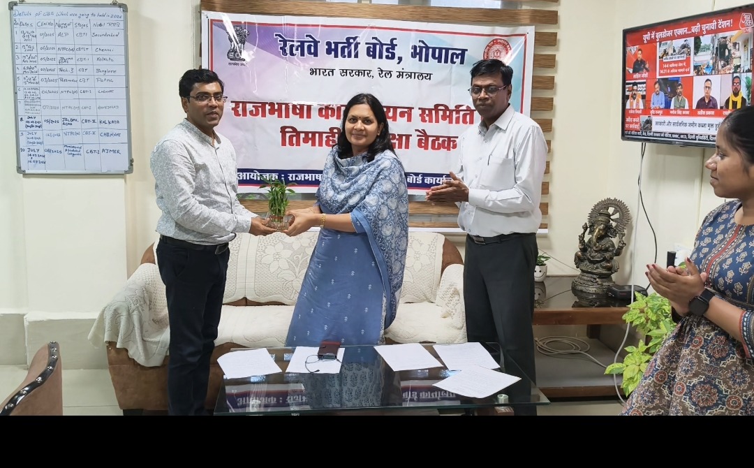 Hindi can bind the entire country together, Rashmi Diwakar says