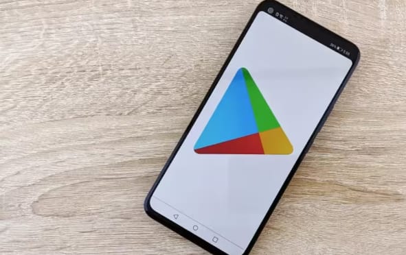 Avoid This Phone Placement Mistake to Keep Your Device Safe Avoid This Phone Placement Mistake to Keep Your Device Safe