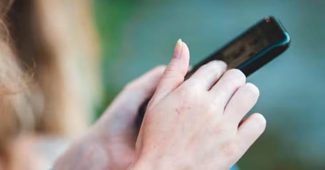 Report: 29 Percent Indians Try Rice Fix for Water-Damaged Phones