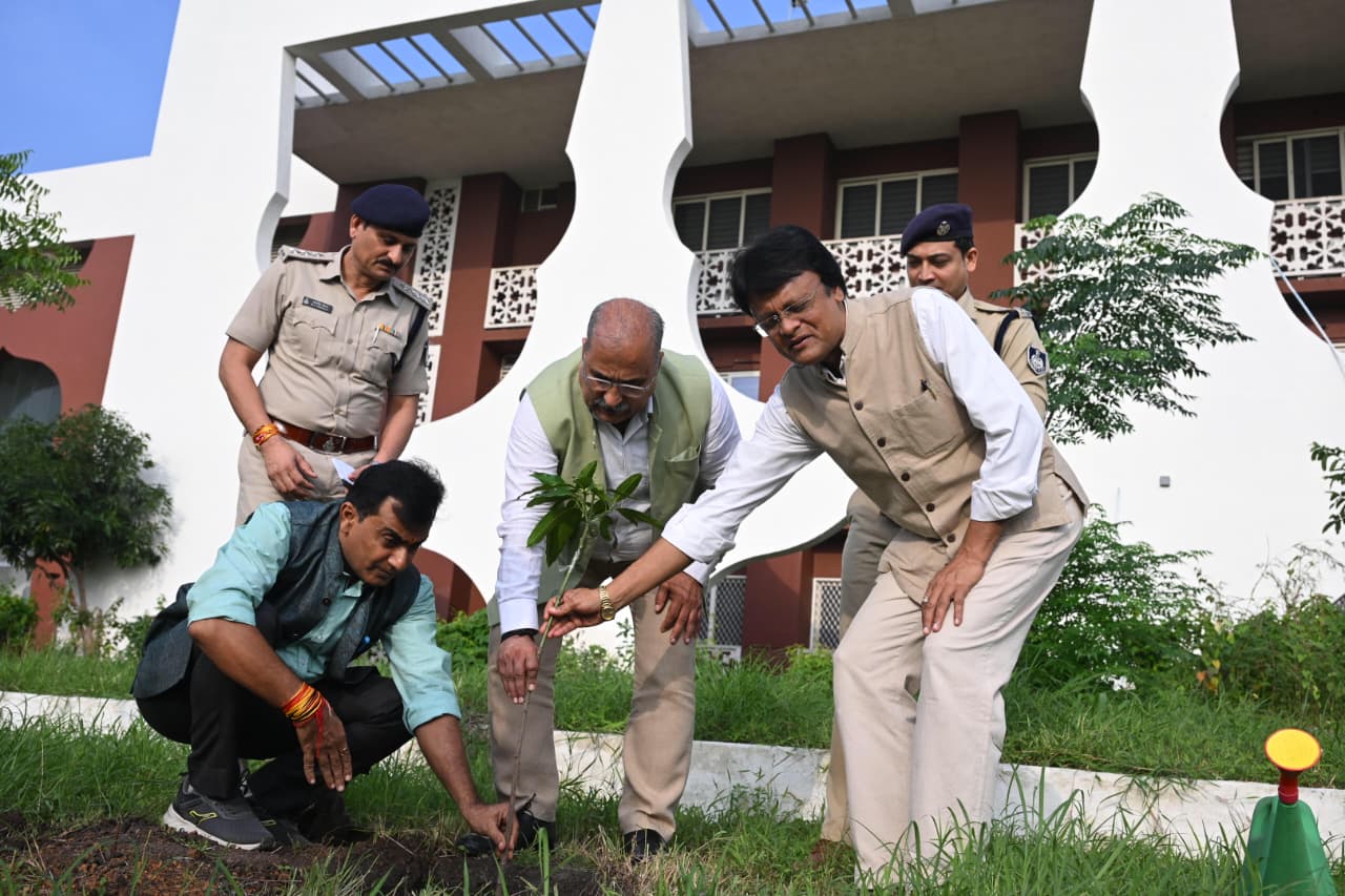 MCU students interact with GRP Special DGP on Operation Humdard MCU students interact with GRP Special DGP on Operation Humdard