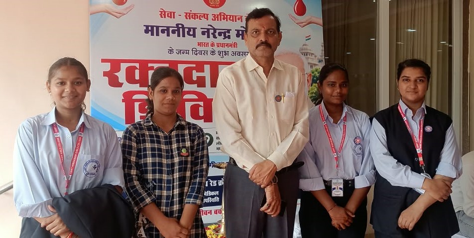 NSS volunteers actively join Bhopal blood donation camp at Lok Bhavan NSS volunteers actively join Bhopal blood donation camp at Lok Bhavan