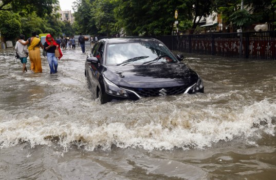 Monsoon withdrawal signs from Rajasthan, rain continues in UP, Maharashtra