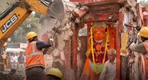 Hanuman idol in Ujjain remains unmoved despite heavy machinery efforts Hanuman idol in Ujjain remains unmoved despite heavy machinery efforts