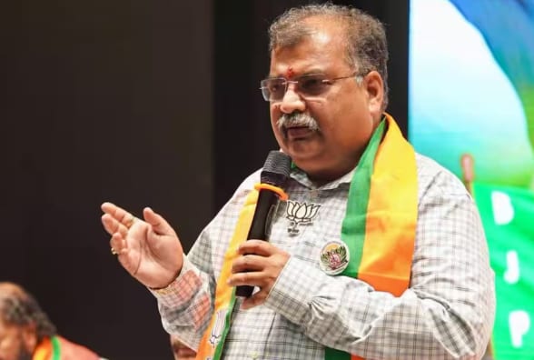 BJP steps up organisation mission, Ravindra Chavan meets party workers