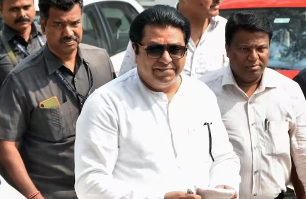 Raj Thackeray’s ‘Crow’ Post Sparks Fresh Political Storm in Maharashtra Raj Thackeray’s ‘Crow’ Post Sparks Fresh Political Storm in Maharashtra