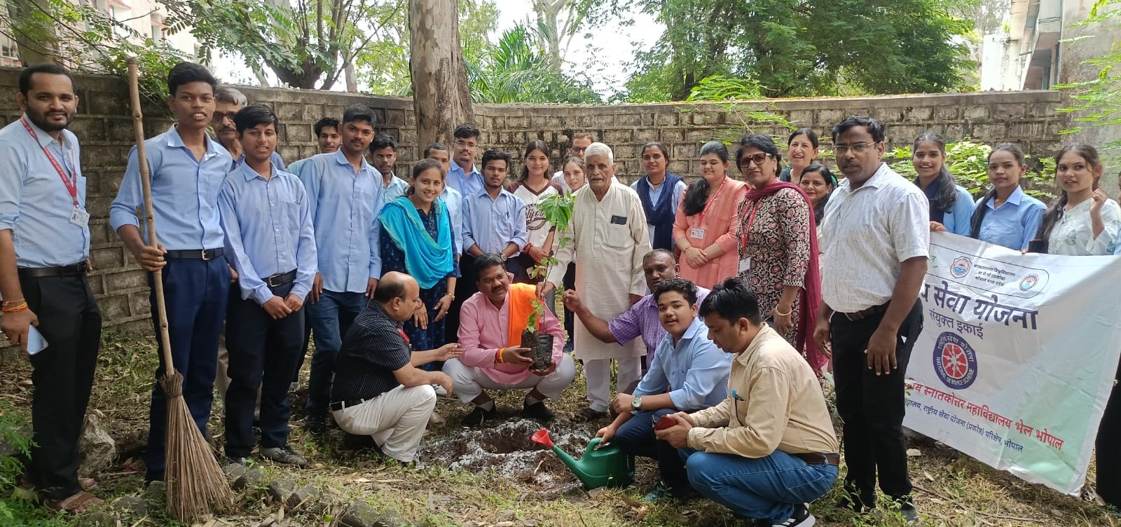 Plantation, cleanliness pledge mark Minister Krishna Gaur’s birthday in Bhopal