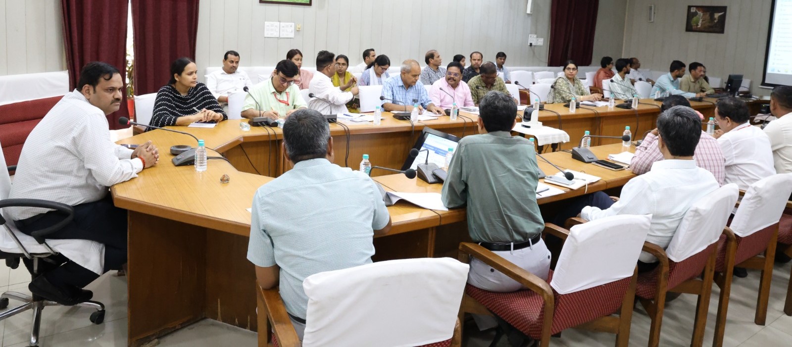 Divisional Commissioner Sharma reviews welfare schemes, orders swift grievance redressal