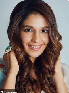 Harleen Sethi Says She Trusts Anup Soni Most Among Co-Stars