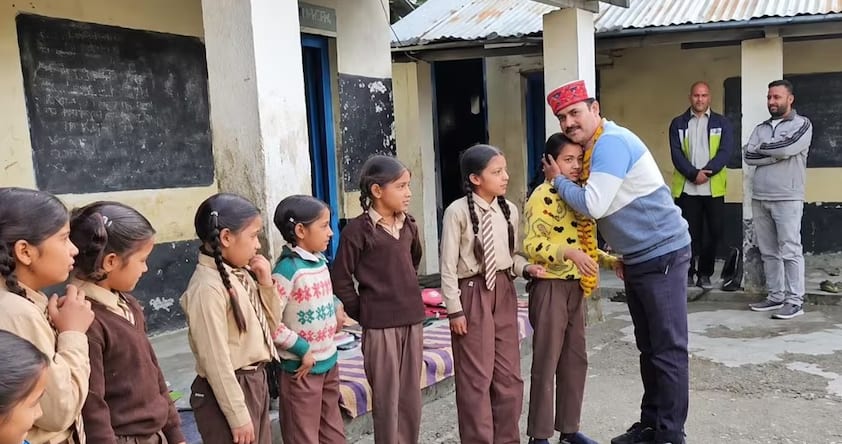Children Weep as Teacher Transferred After 19 Years at School