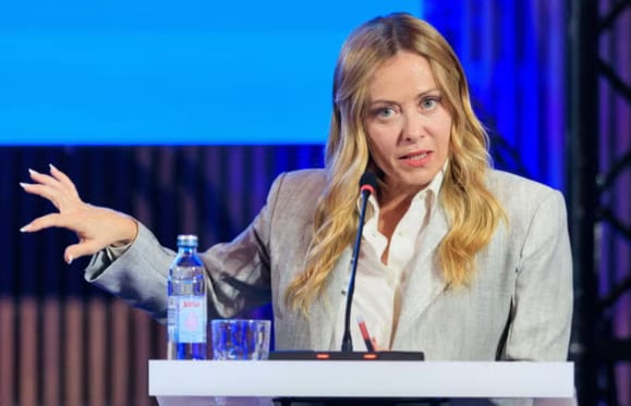 Meloni wins Italy electoral law vote after threatening to resign