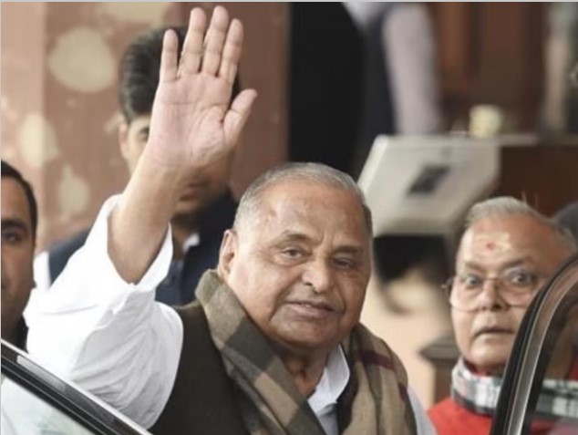 Nine bullets hit Mulayam Singh’s car, he narrowly survived attack