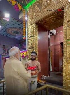 Modi Prays at Vinayak Temple, Marks 25 Years of Service