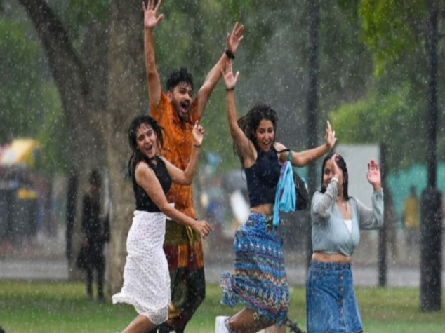 Rain Alert Issued for Six Rajasthan Districts, Temperatures to Fall Tomorrow