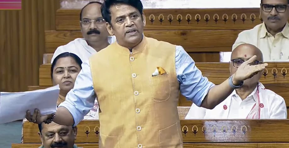 Ravi Kishan Challenges Opposition to Fight Elections for Regime Change Ravi Kishan Challenges Opposition to Fight Elections for Regime Change