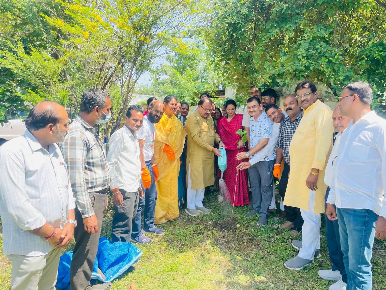 MLA Sabnani joins cleanliness drive on Gandhi Jayanti in Bhopal