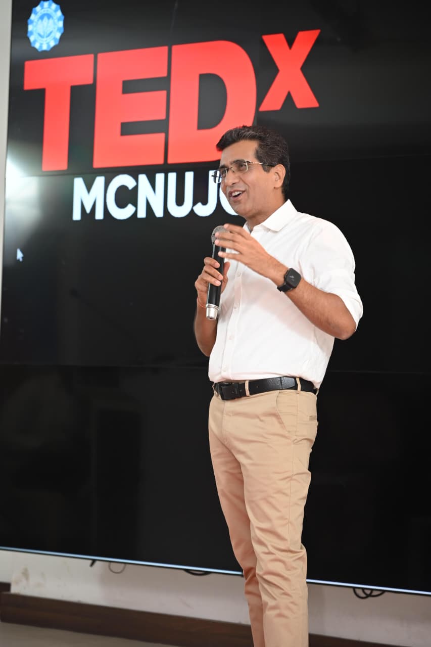 Oneness Is the Eternal Truth, Sadvidyanand Saraswati Tells MCU Students