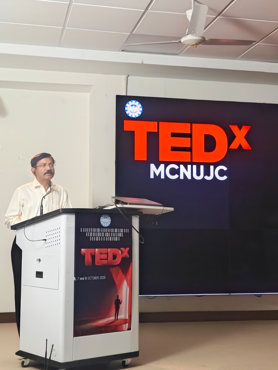 Oneness Is the Eternal Truth, Sadvidyanand Saraswati Tells MCU Students