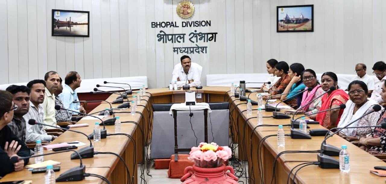 Divisional Commissioner Sharma orders swift disposal of pending office cases