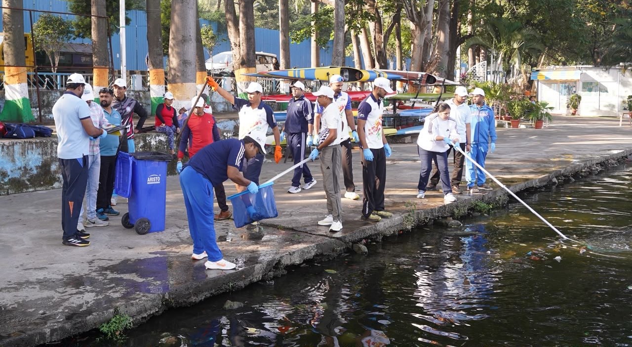 SAI CRC Bhopal Holds Mega Plogging Drive at Lower Lake