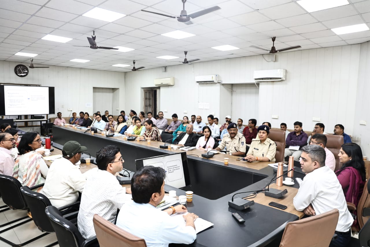 District Health and Nutrition Committee meeting reviews services in Bhopal