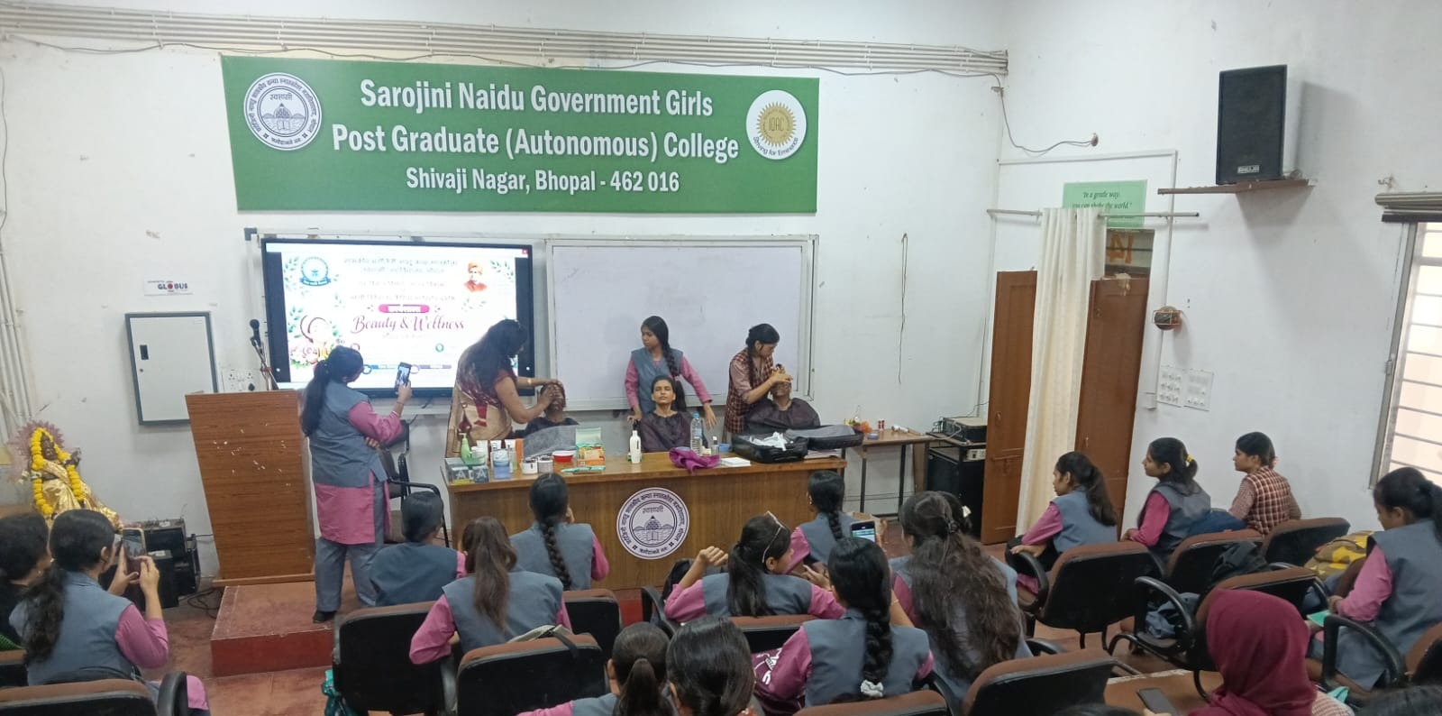 Seven-Day Beauty and Wellness Workshop Organised at Bhopal College for Students